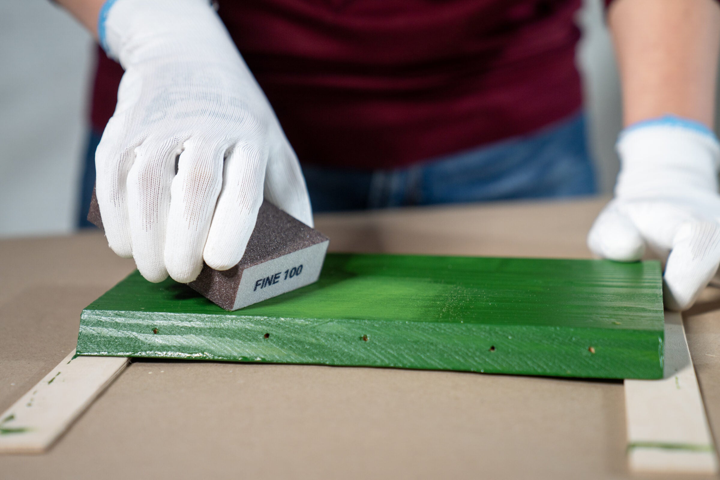 BALAKRYL UNI SATIN vodou riediteľná ekologická farba na drevo a kov_aplikácia3