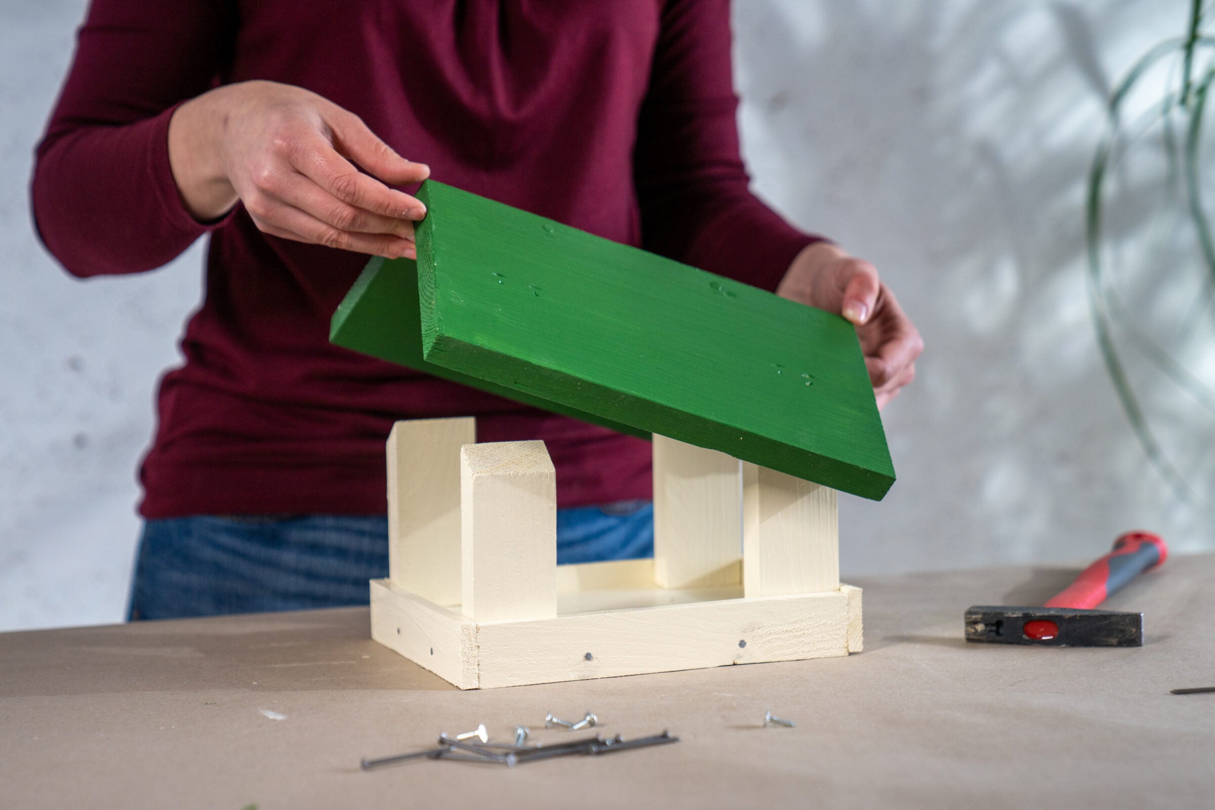 BALAKRYL UNI SATIN vodou riediteľná ekologická farba na drevo a kov_aplikácia4