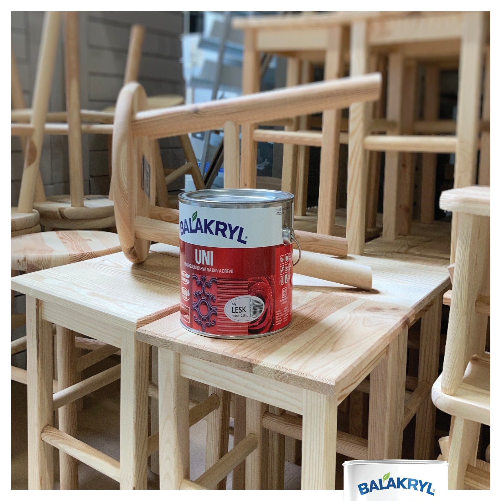 BALAKRYL UNI LESK vodou riediteľná ekologická farba na drevo a kov