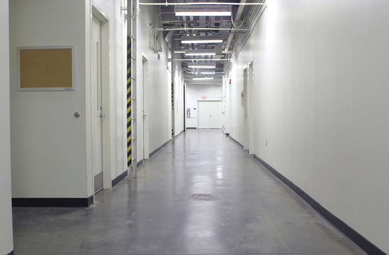 HET Hetmal ŠTANDARD biela paropriepustná interiérová farba na stenu - ukážka 1