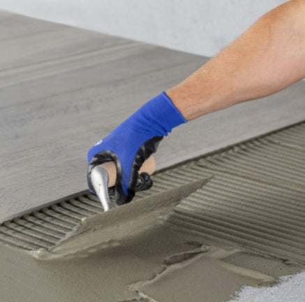 MAPEI Keraflex Extra S1 Zero tenkovrstvé cementové lepidlo na dlažbu a obklad aplikácia