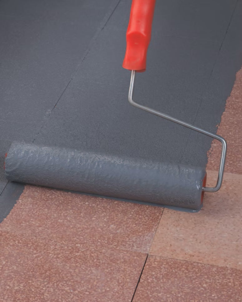 MAPEI Eco Prim Grip Plus viacúčelový adhézny mostík na steny a podlahy aplikácia