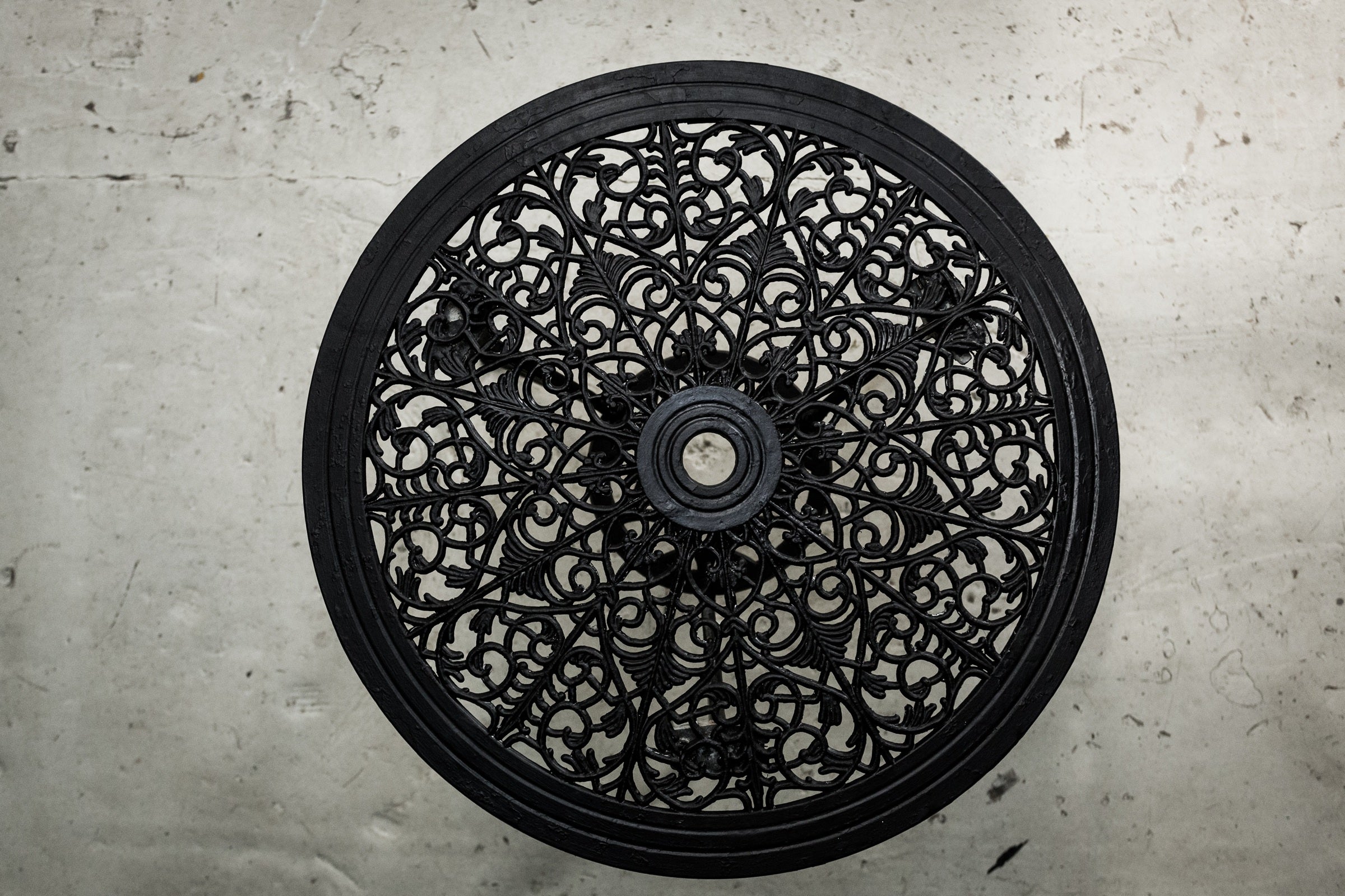 PRIMALEX Syntetická kováčska čierna farba na kov 2v1_ukážka5