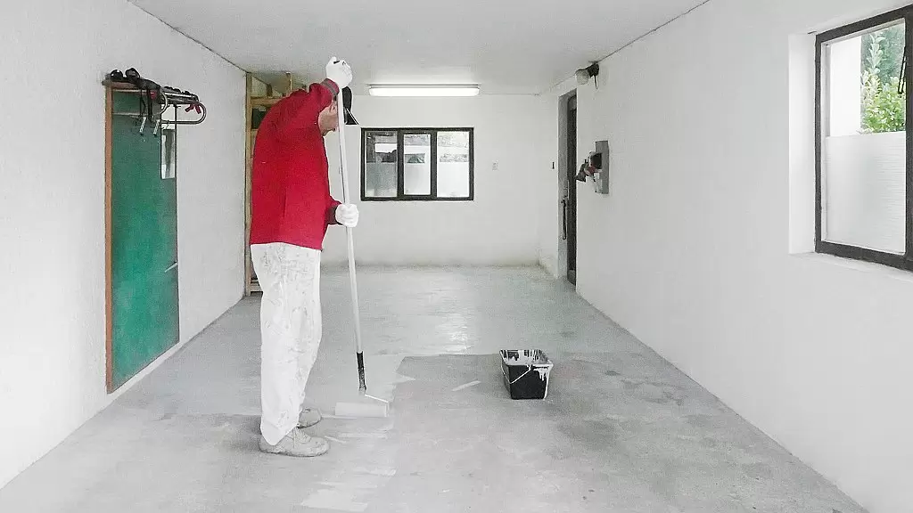 PRIMALEX ULTRA BETON Protišmyková farba na betónové podlahy_2 vrstva valček