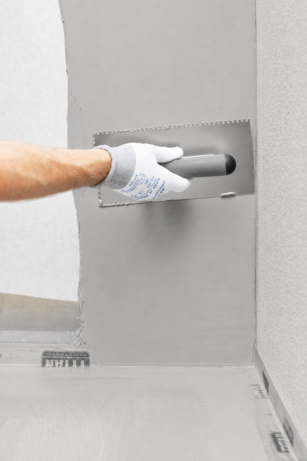 TYTAN PROFESSIONAL HYDRO 1K tekutá lepenka hydroizolácia_aplikácia4