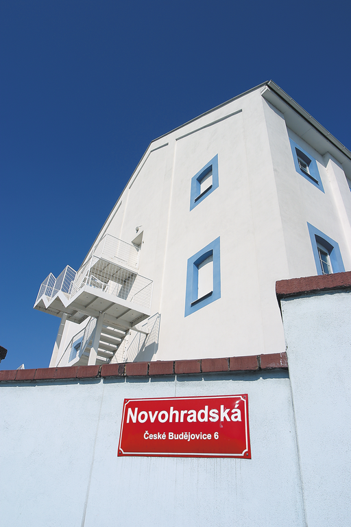 HET Latex VONKAJŠÍ biela umývateľná latexová exteriérová farba - ukážka 1
